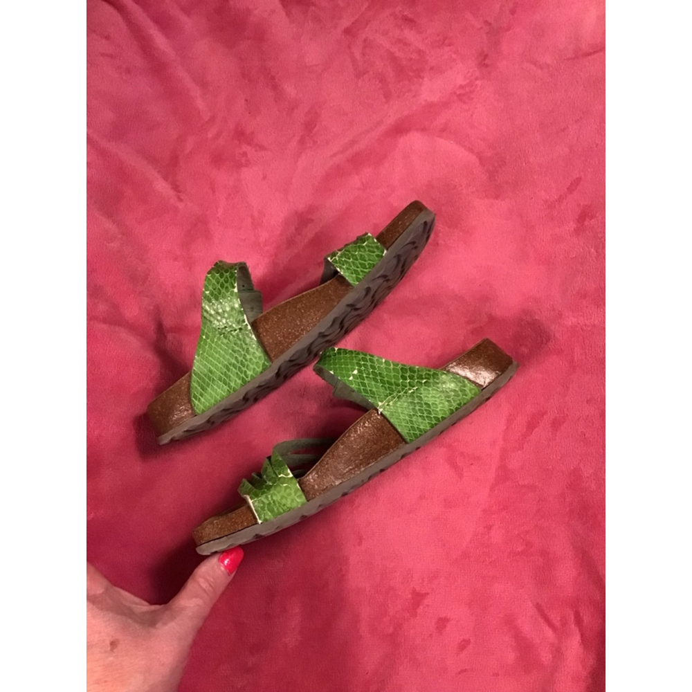 Betula Green Snakeskin Strap Sandals US 6 Brown Footbed Peeling - Picture 8 of 10